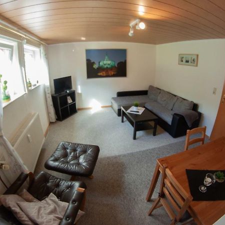 Ruhige Und Gemuetliche Ferienwohnung In Calden Esterno foto