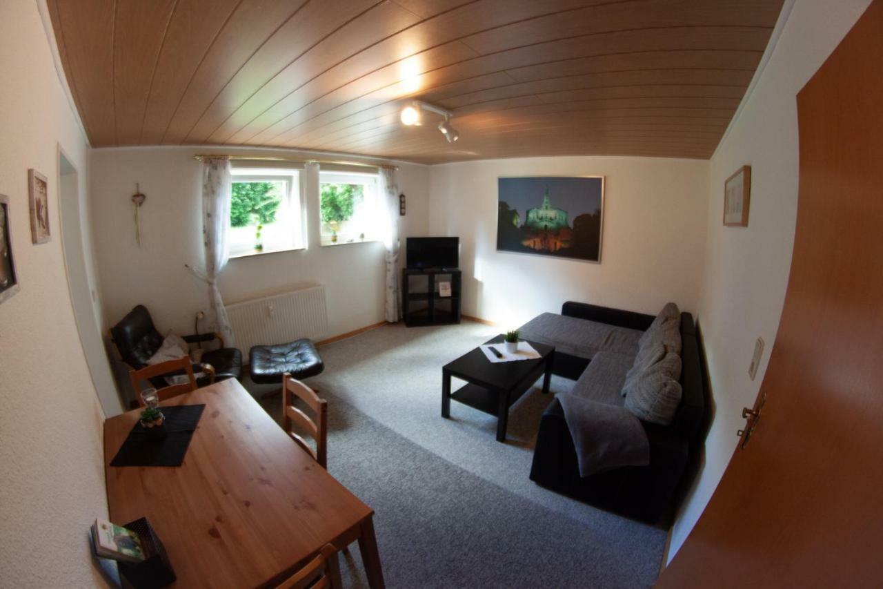 Ruhige Und Gemuetliche Ferienwohnung In Calden Esterno foto